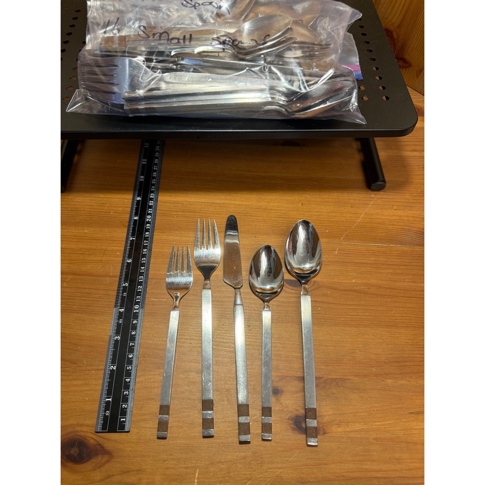 Vintage SRI Crosspoint Stainless Steel Flatware Japan 40 Piece Set Service for 8